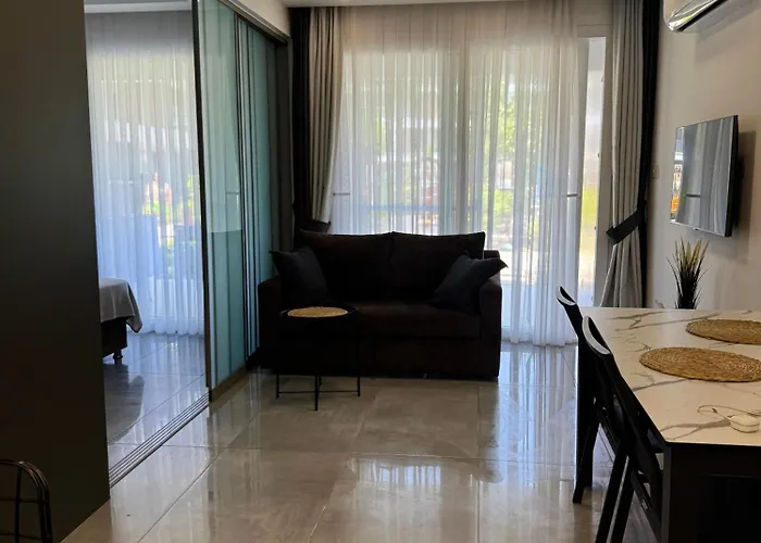 Wakacyjny W Courtyard Long Appartement